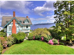 Charming historic home with stunning panoramic views of the Bay,